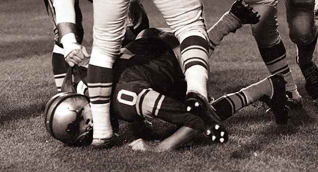 Plimpton got a view every NFL quarterback has seen sooner or later.